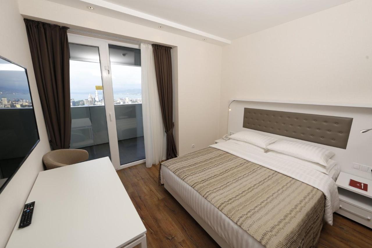 Apartments In Alliance Batoumi Extérieur photo